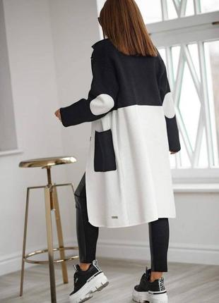 Стильный удлиненный кардиган на флисе свободного кроя на пуговицах пальто черно-белый бежевый теплый кофта3 фото