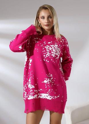 Трендовий оверсайз светр туніка подовжений вільного крою з плямами плаття стильний чорний білий бежевий рожевий теплий6 фото