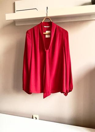 Елегантна червона блуза
