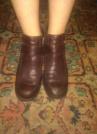 Жіночі шкіряні боти
