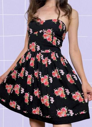 Короткое корсетное винтажное цветочное платье без шлеек3 фото