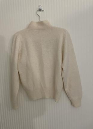 Дуже красивий ангоровий светр з вишивкою, розмір м2 фото