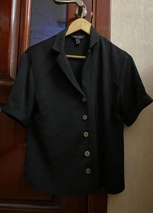Чорна сорочка з коротким рукавом