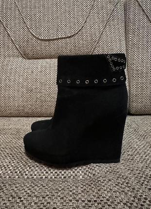 Черевики l. carvari