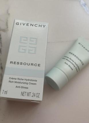 Увлажняющий питательный крем для лица givenchy skin ressource protective moisturizingamount cream