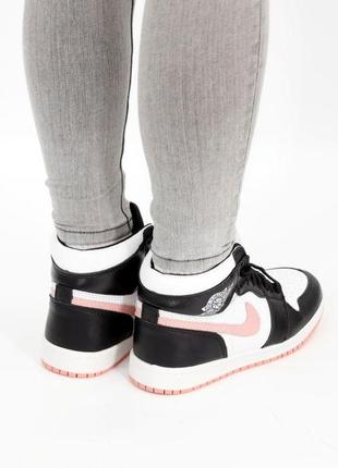 Зимові жіночі кросівки nike air jordan 1 winter pink white black (хутро) 387 фото