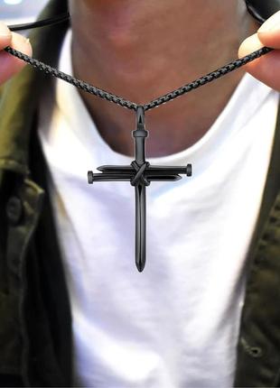 Кулон крест из гвоздей черный на цепочке1 фото