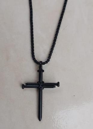 Кулон крест из гвоздей черный на цепочке10 фото