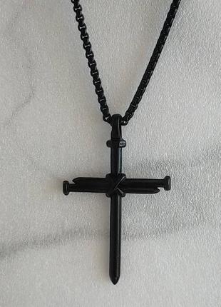 Кулон крест из гвоздей черный на цепочке8 фото