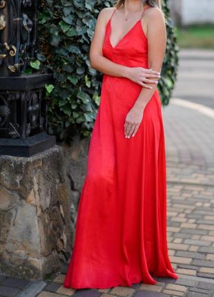 Червона сукня для фотосесії