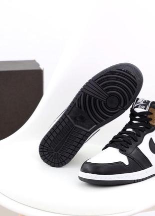 Зимние женские кроссовки nike air jordan 1 winter brown white black (мех) 377 фото