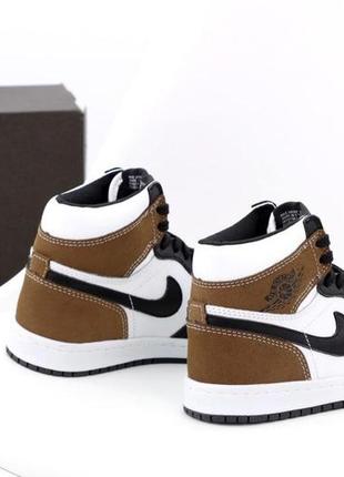 Зимние женские кроссовки nike air jordan 1 winter brown white black (мех) 374 фото