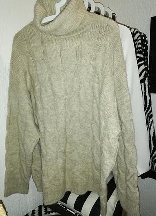 Свитер oversized косами bershka длинный cветло-бежевый