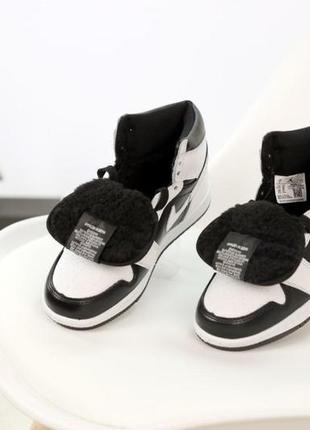 Зимние женские кроссовки nike air jordan 1 winter black white (мех) 36-37-38-392 фото