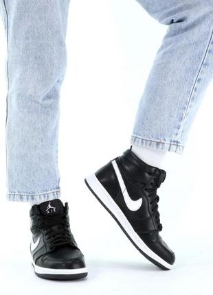 Зимние женские кроссовки nike air jordan 1 winter black white (мех) 37-387 фото