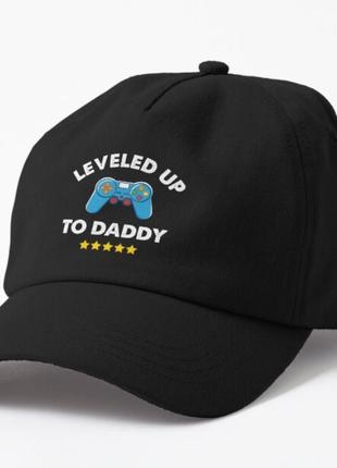 Кепка чоловіча з принтом leveled up to daddy для батька