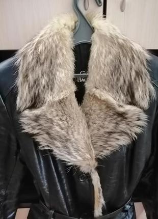 Кожаная куртка-пальто (лакированая кожа)2 фото