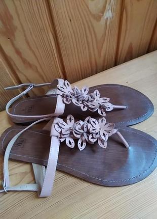 Босоніжки шкіра