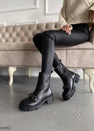 Черные натуральные кожаные зимние ботинки с цепочкой на толстой тракторной подошве зима кожа цепью10 фото