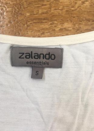 Шикарная блузка zalando с воланами. супер легкая белая блузка. блузка без рукавов6 фото