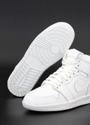 Зимові жіночі кросівки nike air jordan 1 winter white (хутро) 37