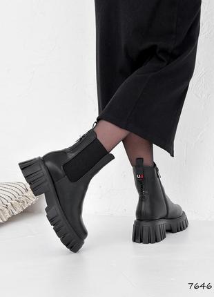Черные кожаные зимние ботинки челси с резинкой на резинке толстой тракторной ребристой подошве платформе зима10 фото