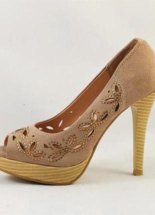 Женские бежевые туфли на каблуке шпильке замшевые модельные (размеры: 36,37,38,39,40,41)7 фото