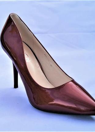 Женские бордовые туфли на каблуке шпильке лаковые класические лодочки (размеры: 36,38,39,40)5 фото