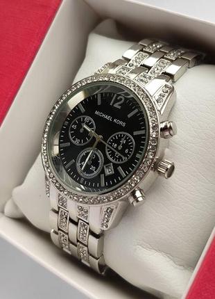 Очень красивые женские наручные часы серебристого цвета с черным циферблатом, отображение даты3 фото