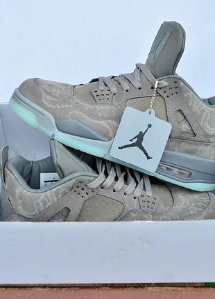 Кроссовки Detailed Look at the Air Jordan AJ5 13 Low "UNC" PE