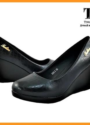 Женские туфли на танкетке чёрные на платформе лаковые кожаные (размеры: 36,37,38,39)