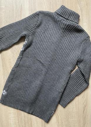 Теплый вязаный свитер с оленями5 фото