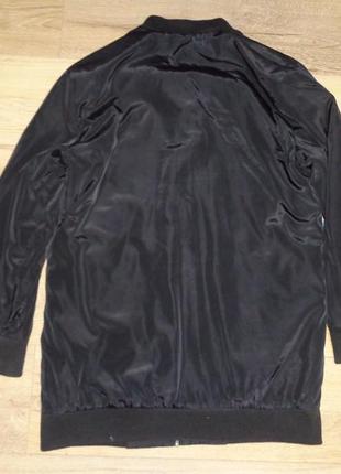 Удлинённая чёрная куртка демисезон2 фото
