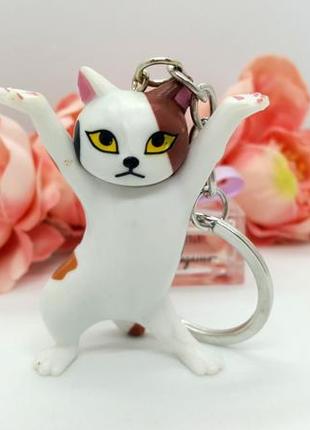 🐱🌸 милый брелок для ключей "белый котик с пятнами" кошка котенок4 фото