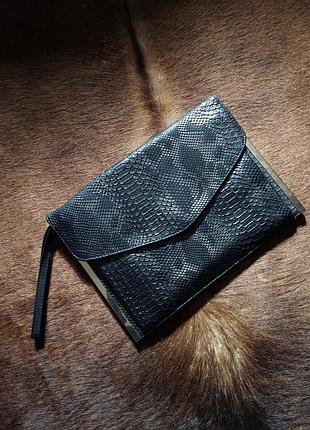 Стильный брендовый трендовый клатч. змеиная фактура.