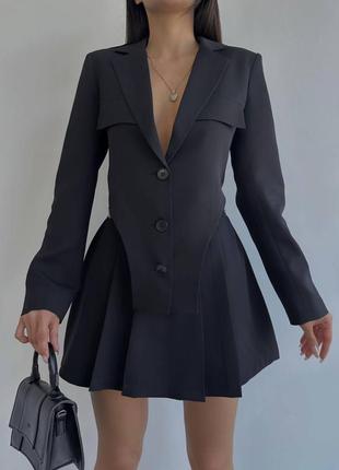 Костюм черный  (пиджак + юбка-шорты)