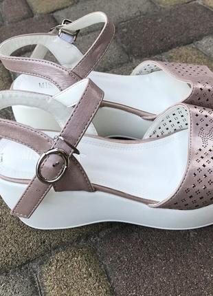 Нові шкіряні босоніжки miss marisa 40 розмір 25 см