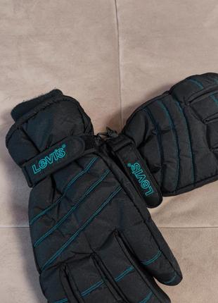 Нейлонові зимові рукавиці levis
онигінал2 фото