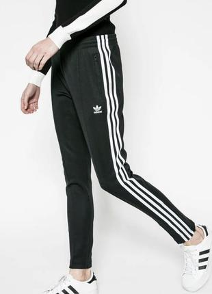 Спортивные штаны adidas