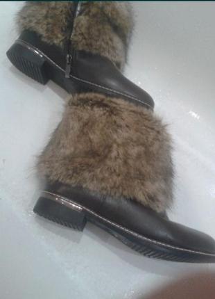 Продам женские ботинки centro