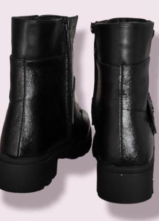 Черные зимние ботинки на каблуке овчинке для девочки6 фото