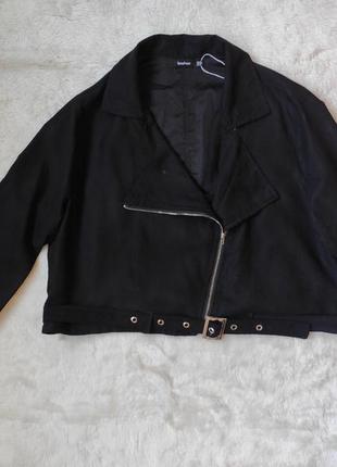 Черная замшевая короткая куртка косуха кроп батал большого размера с молнией поясом воротником4 фото