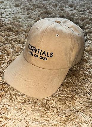 Кепка essentials fear of god с логотипом