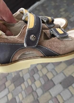 Шкіряні ортопедичні босоніжки miracle me 26 розмір — 17 см