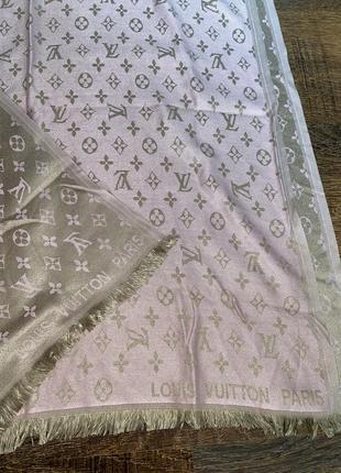 Шарф платок палантин lv louis vuitton  шарф в монограму шарф с эмблемой бренда2 фото