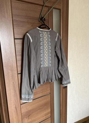 Стильний сірий піджак із вишивкою розмір л сорочка блузка вишиванка