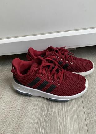 Спортивные кроссовки adidas 32