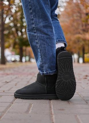 Ugg classic mini black