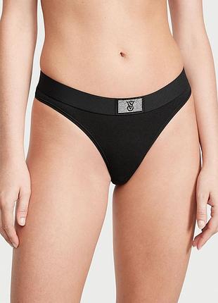 Трусики тонг victoria's secret с логотипом из страз