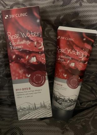 Піна для вмивання 3w clinic rose water cleansing foam з трояндовою водою, 100 мл